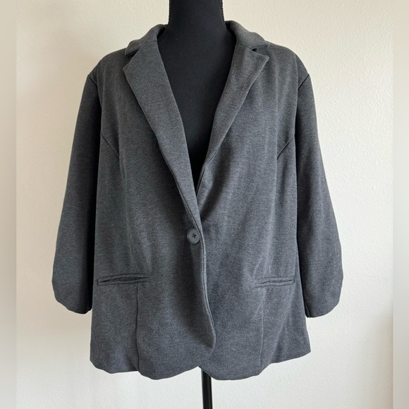 Women’s Studio by Torrid Blazer  Size 3 22/24 Color Gray - Picture 1 of 9